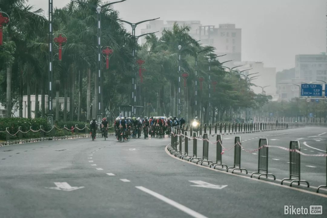 妈祖脚下冷雨战2019环大湾区自行车赛汕尾总决赛