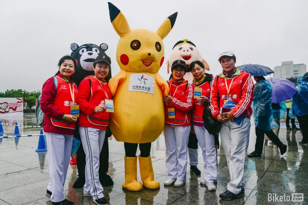 妈祖脚下冷雨战2019环大湾区自行车赛汕尾总决赛