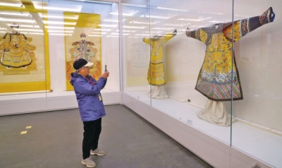 郑州博物馆新馆试开放“清高宗乾隆皇帝展”将持续至3月22日免费开放