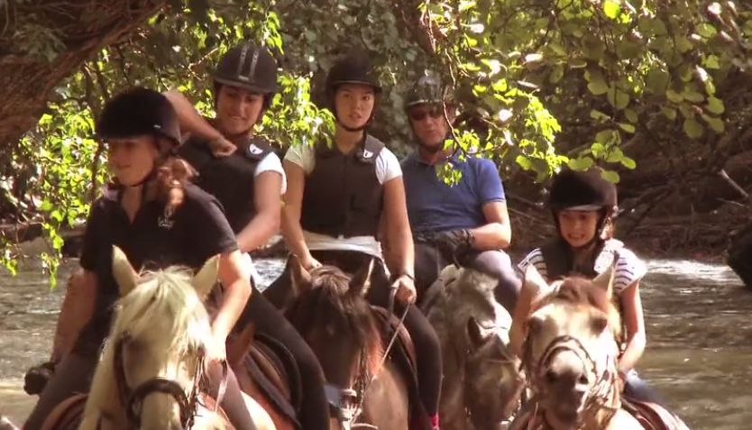 赵文卓子女学费,赵文卓女儿上最贵的学校