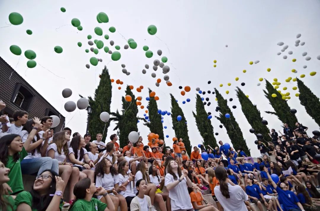 赵文卓子女学费,赵文卓女儿上最贵的学校