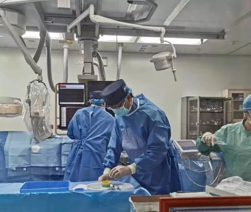 26岁小伙熬夜加班,26岁小伙熬夜头晕