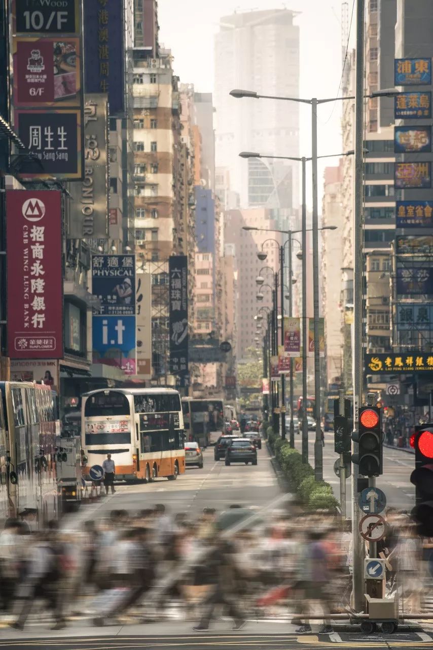 我们欠他一张电影票,我们欠了多少张电影票