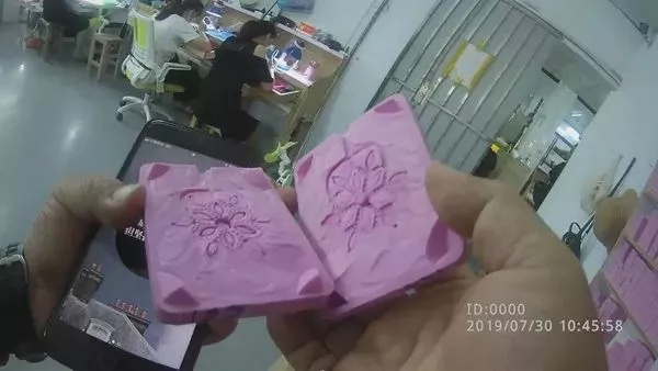 施华洛世奇假冒商品,卖假奢侈品团伙被罚千万