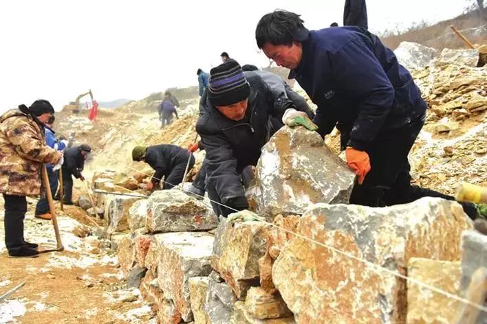 太行新愚公摘要,太行新愚公指的是