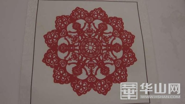 临渭区校外特色课程展示,青铜器剪纸