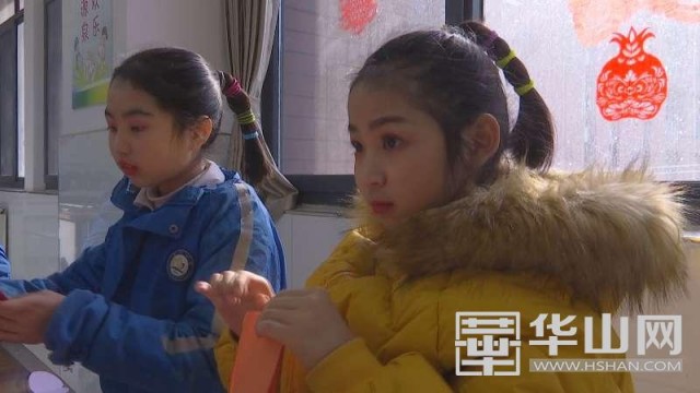 临渭区校外特色课程展示,青铜器剪纸