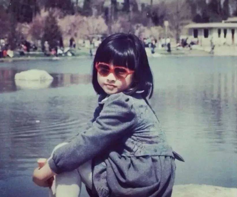 连续8年蝉联全球最美100人，35岁性感*物尤**凭美胸翻红，网友：我就是馋她身子