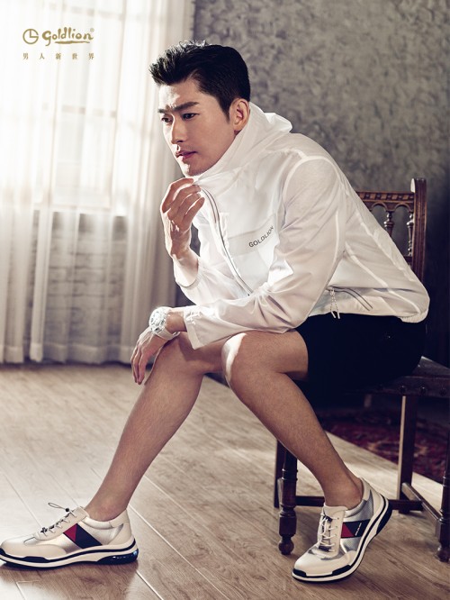 张翰同款克罗心卫衣,张翰最新代言金利来的鞋子