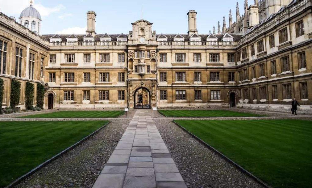 霸气，全球奢侈品买贵包赔！VERTU携私人管家华丽回归