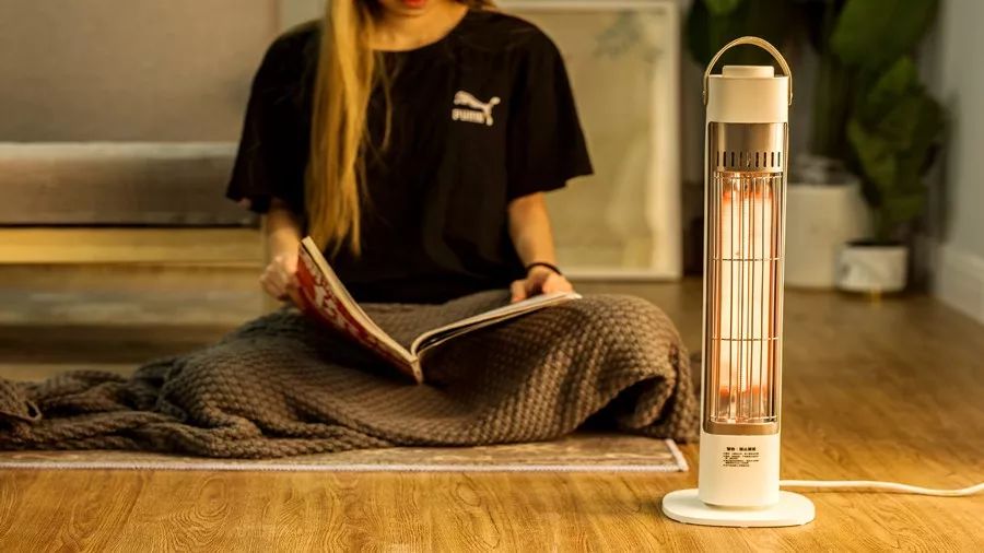 5秒速热不干燥，高颜值碳纤维取暖器，天再冷也不用开空调了