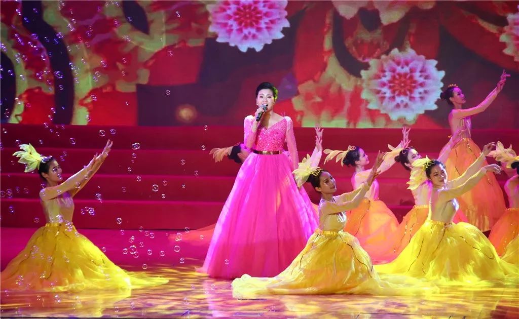 贵港三月三晚会,嗨翻啦