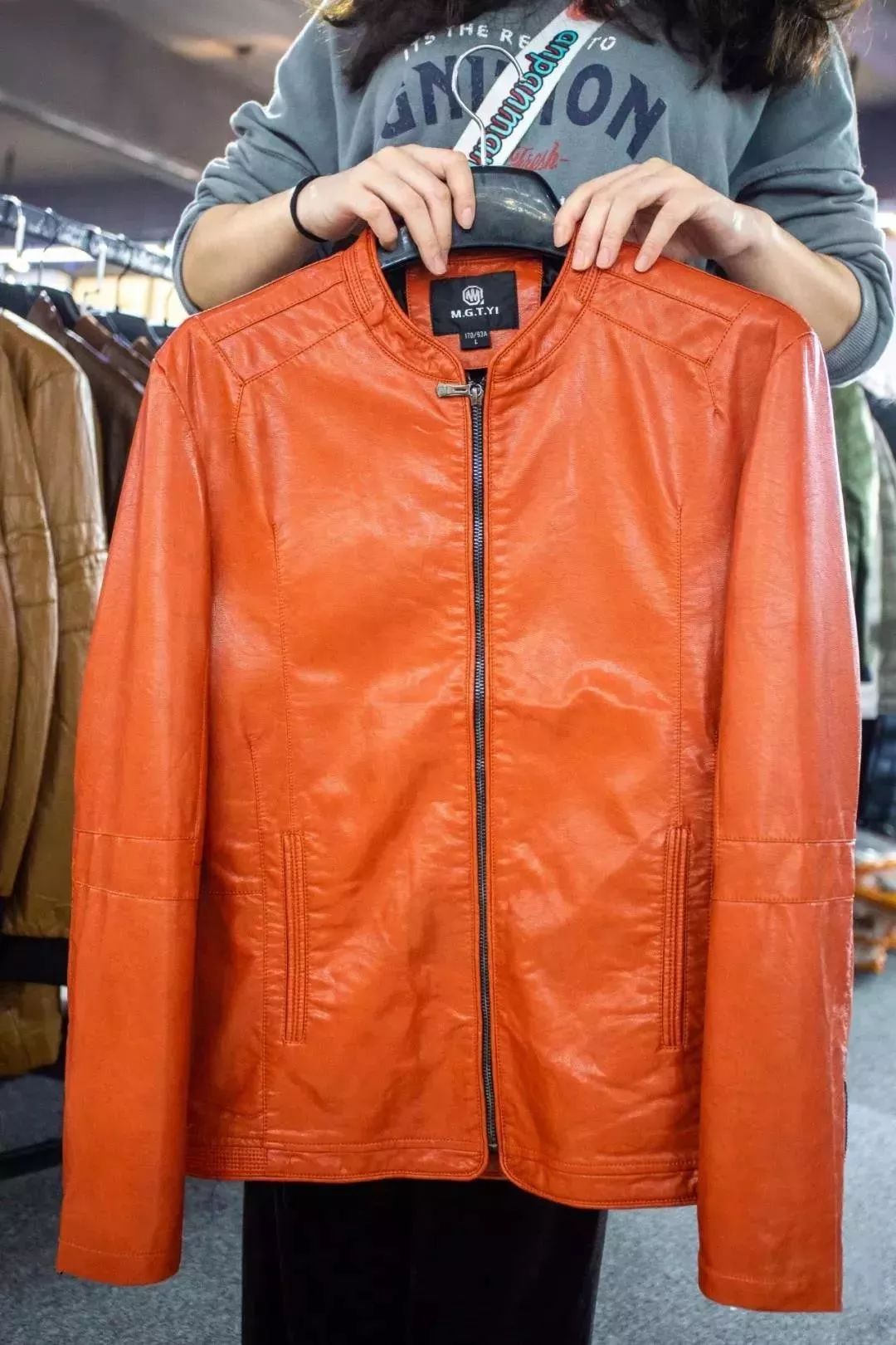 羽绒城清仓特价直播,羽绒服装清仓