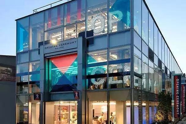 可口可乐中国首家线下店落地上海；中国李宁故宫神武门开店；马云上海再开酒吧|猫头鹰商业周报