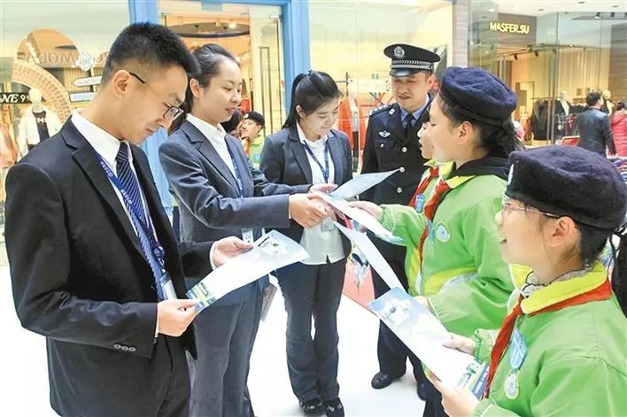 璀﹀療淇濇姢灏戝勾鐨勪綘,灏戝勾璀﹂槦淇濇姢灏戝勾鐨勪綘