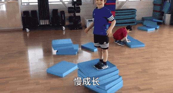 3-6岁室内适合做什么运动,3岁小孩室内运动