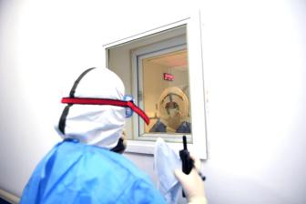 世界多地华侨华人助力抗击疫情,华人华侨助力抗击疫情