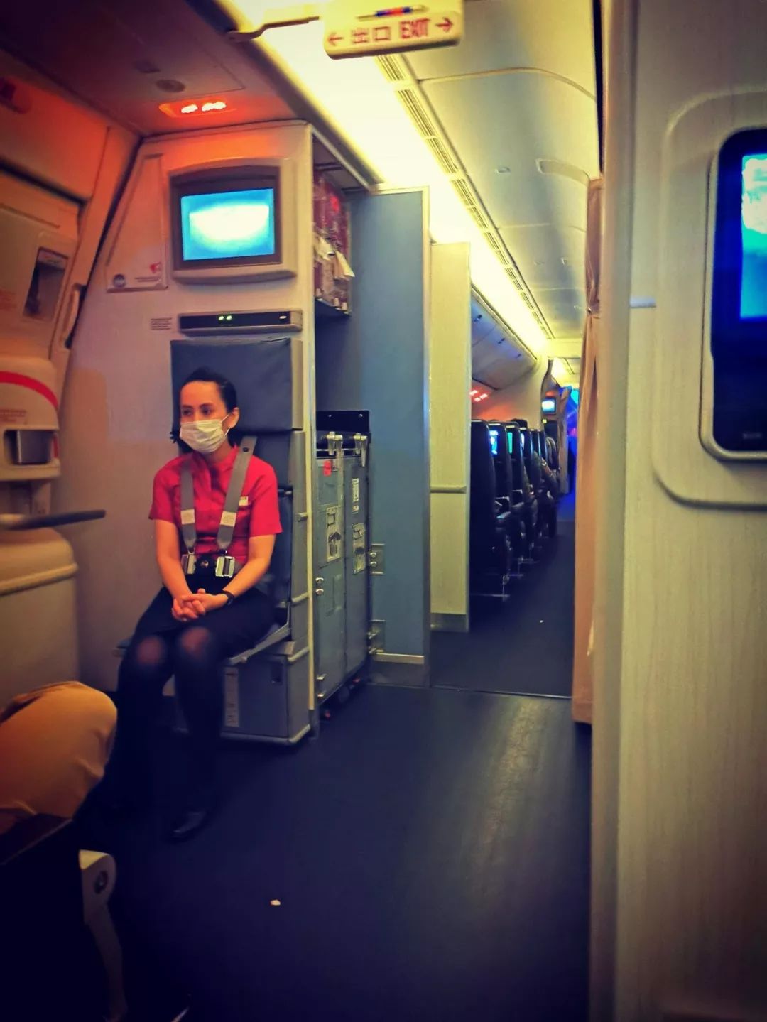 外国抢口罩吗,美国到处抢口罩