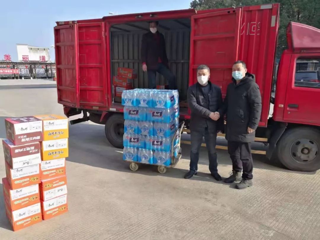 联防联控众志成城筑牢抗疫防线 (众志成城战疫情联防联控保平安)