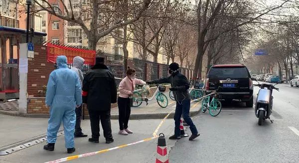 郑州最严门禁时代,郑州小区实行封闭大门通知
