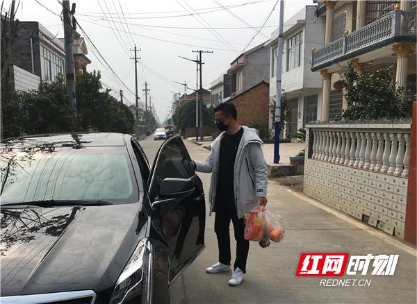 四川祖孙三代齐上阵抗疫,硬核家庭祖孙三代抗疫齐上阵