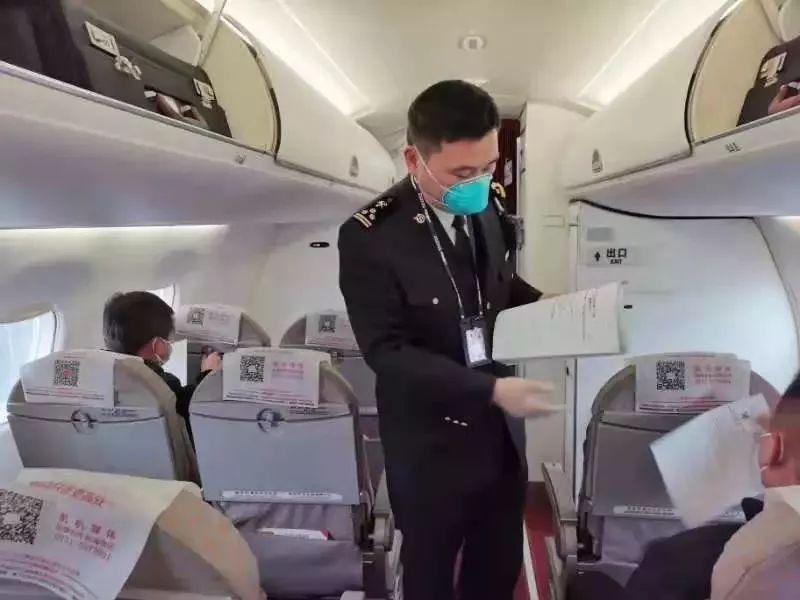 妈妈保护别人,妈妈现在的任务就是把孩子照顾好