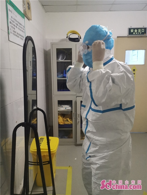 他坚守在抗疫一线,他在抗疫一线连续奋战十天九夜