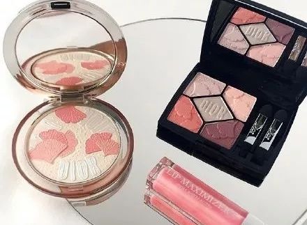 兰蔻2022情人节限定红丝绒小蛮腰,兰蔻黑桃红心丝绒限定