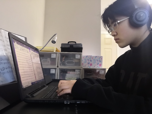 这群“少年翻译官”一周翻译12份材料9000多字将最新防疫信息传递给外国友人