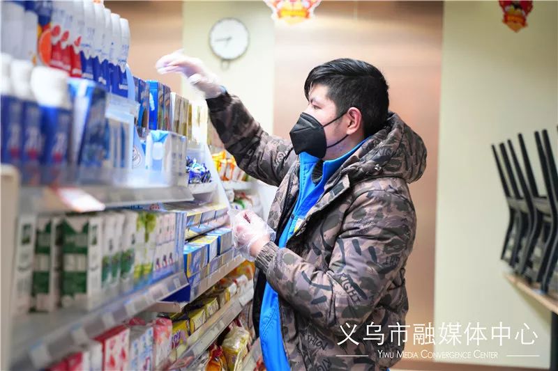 战疫平凡的岗位是不平凡的坚守,战疫后方平凡岗位上的坚守和奉献