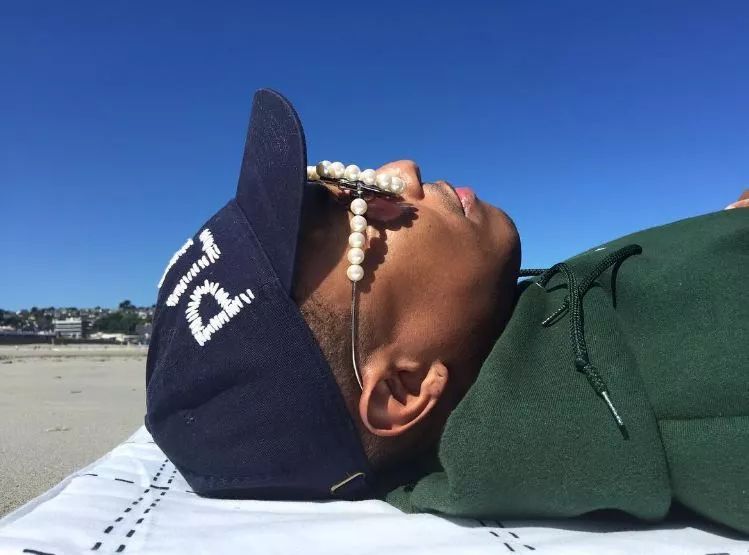 赶紧入手|一起做个戴珍珠项链的*男美**纸