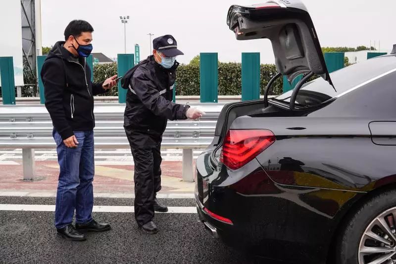 上海3天劝返3251人，有人流利报出地址也不行