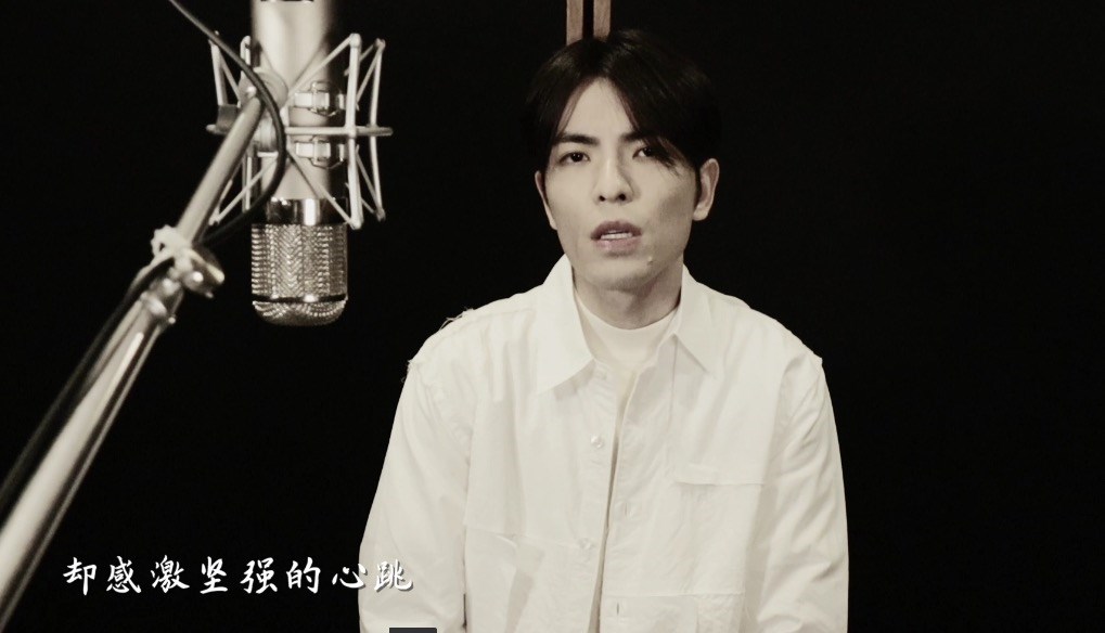 谢霆锋萧敬腾王俊凯合唱,谢霆锋王俊凯萧敬腾共同演唱保重