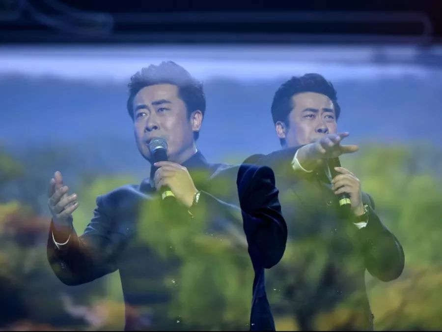 武汉我们与你同在伴奏完整版,武汉我们与你同在完整版