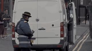 快递小哥表达我太难了,快递小哥你还好吗