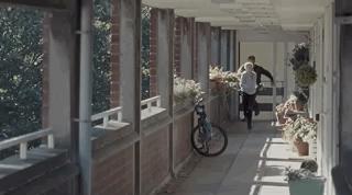 快递小哥表达我太难了,快递小哥你还好吗