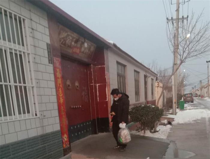 马山子镇全面实行“代购制”：供需双方不相见，付费全是微信转