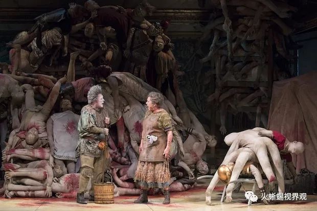 这个尸堆满地的舞台是否满足你对“血腥混乱美学”的全部想象？