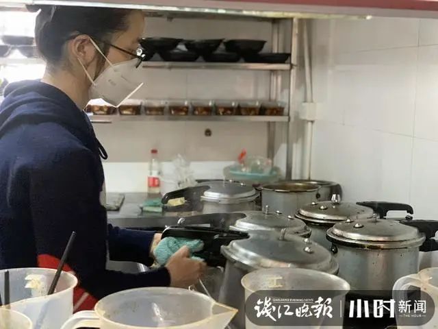 “我是*江老**湖，这次的亏损不敢算！”杭城黄焖鸡米饭店主盼来复工快哭了
