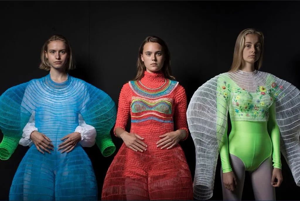 时尚无关年纪|85岁老夫老妻变“网红情侣”火爆时装周