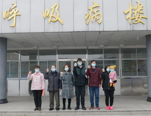 首批新冠肺炎患者治愈出院视频,阜阳市新冠肺炎