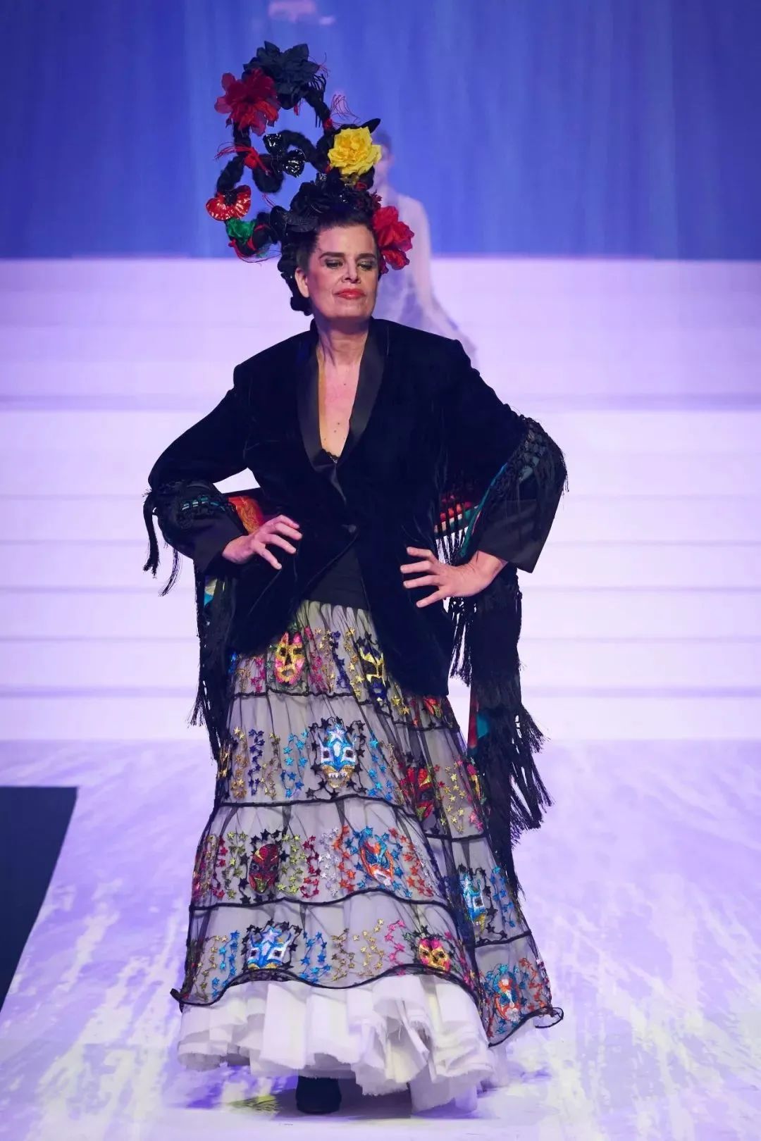 保罗高缇耶麦当娜,高缇耶为麦当娜定制锥形胸衣