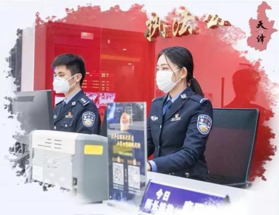 一抹藏蓝一道防线*徽警**闪耀在天津疫情防控一线