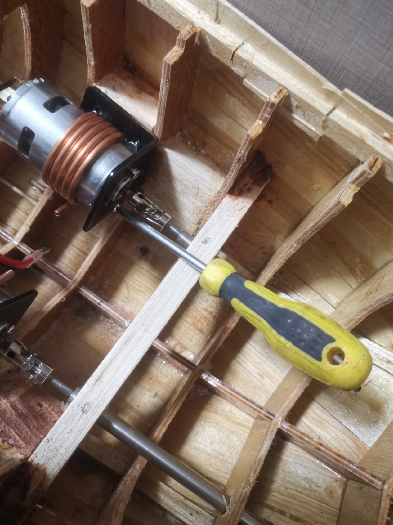 diy钓鱼打窝船,自制钓鱼打窝船外壳图纸