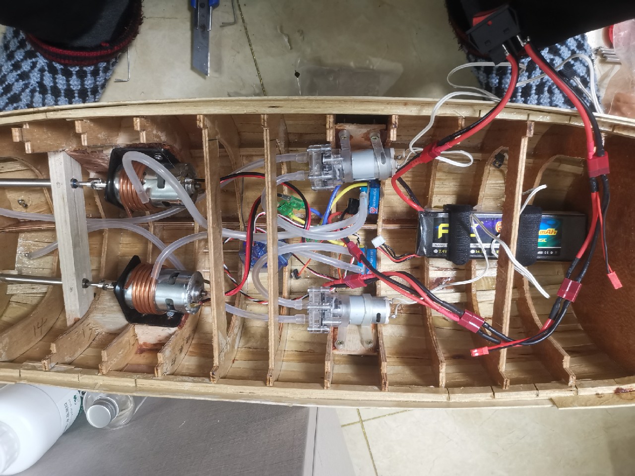 diy钓鱼打窝船,自制钓鱼打窝船外壳图纸