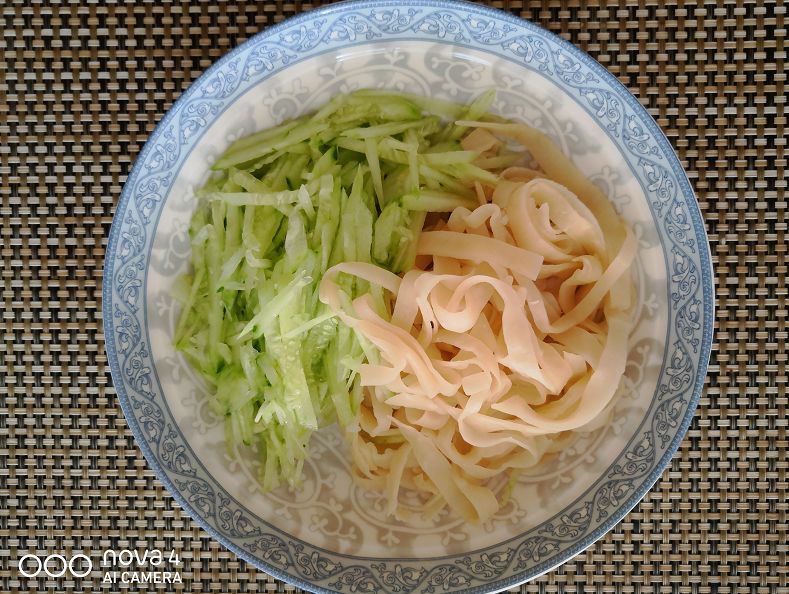 微信朋友圈38条,疫情下的38度朋友圈