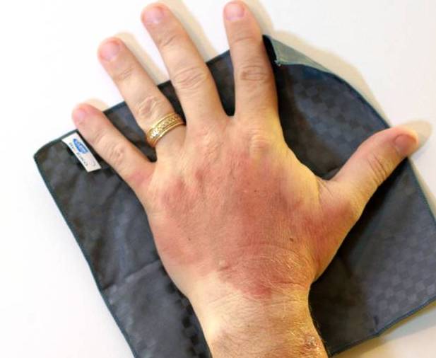 穿着衣服被开水烫伤急救,开水烫伤的急救措施