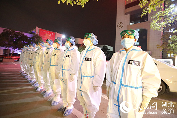 巾帼不让须眉抗议女民警火线出征 (新闻联播一线抗疫群英谱张伯礼)