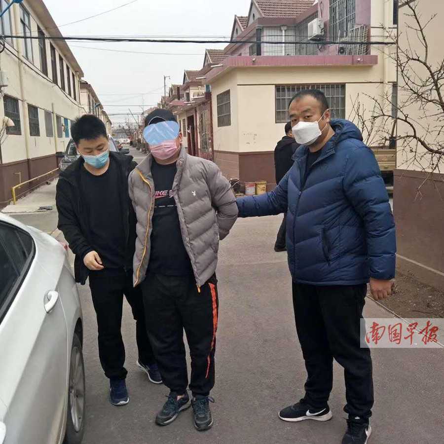 3月8日焦点图：@中小学生发新课本了，收到了吗？