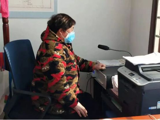 巾帼勇担当疫线绽芳华致敬女神,疫路芳华